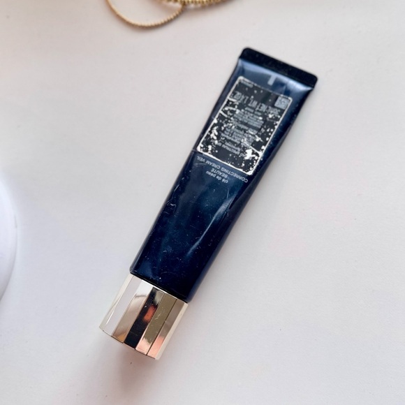 Clé de Peau Beauté Correcting Cream Veil Primer w SPF 21 Sunscreen - Picture 10 of 16